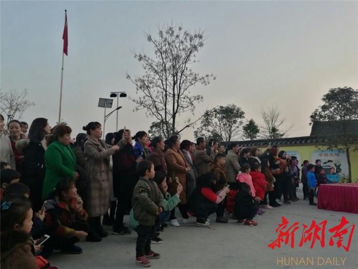 十秒画一只凤凰，速写艺术的奇迹与挑战