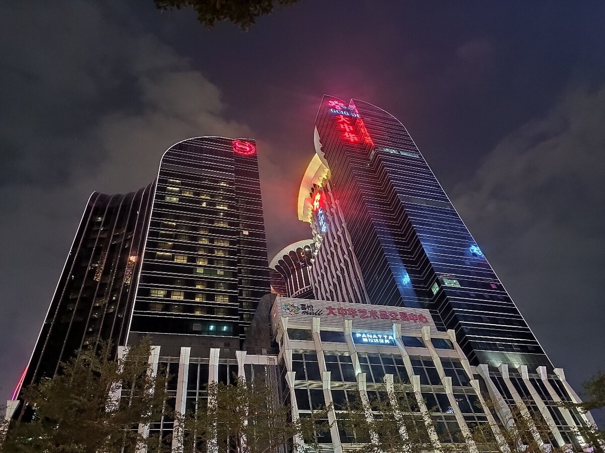 深圳艺术品交易中心，艺术与商业的璀璨交汇