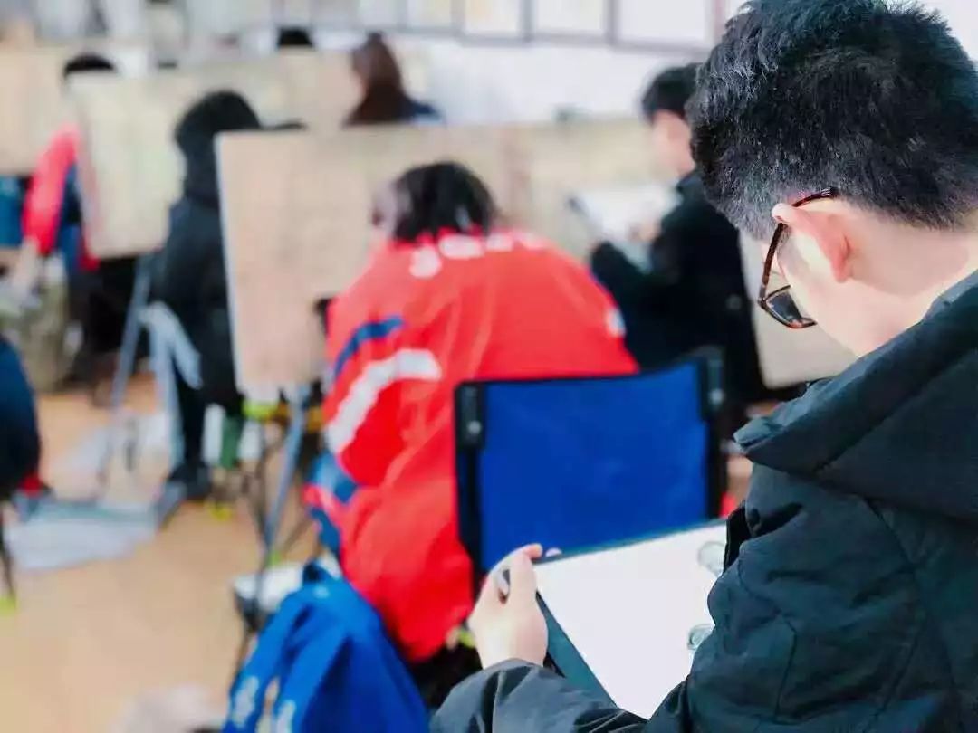 美术联考，梦想的起跑线与艺术之路的试炼场
