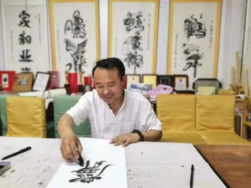 杜玉广，书法界的一颗璀璨明珠