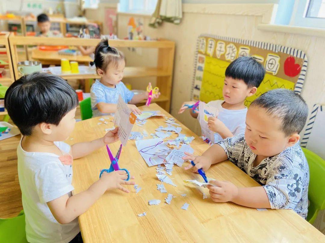 激发创意，点亮童心，小学生如何绘制精彩书画作品