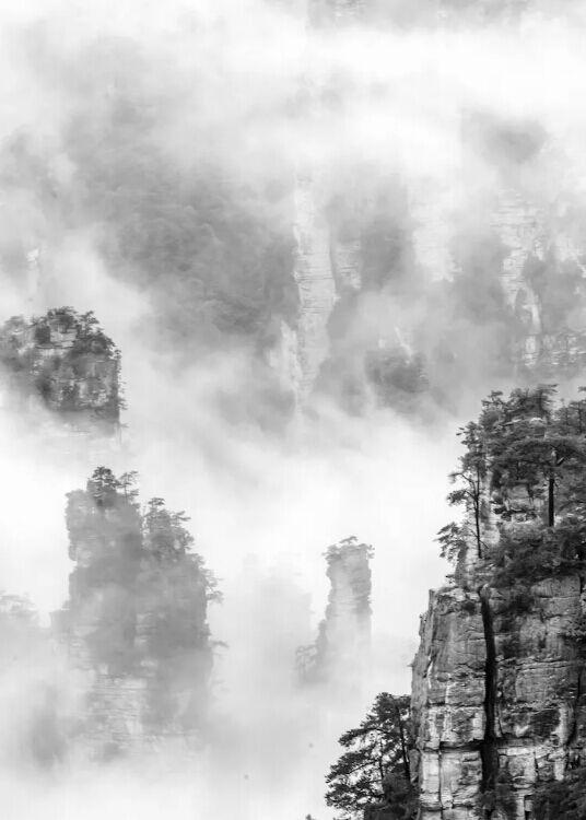 探索水墨山水画的艺术魅力，从基础到进阶的绘制指南