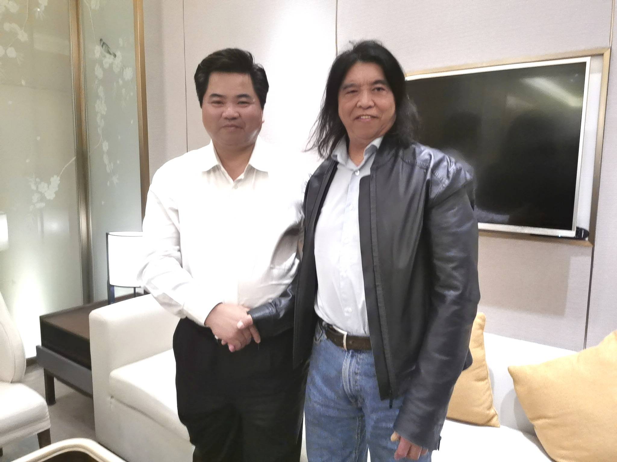 探索中国书画交易网，唐寅生的艺术之旅
