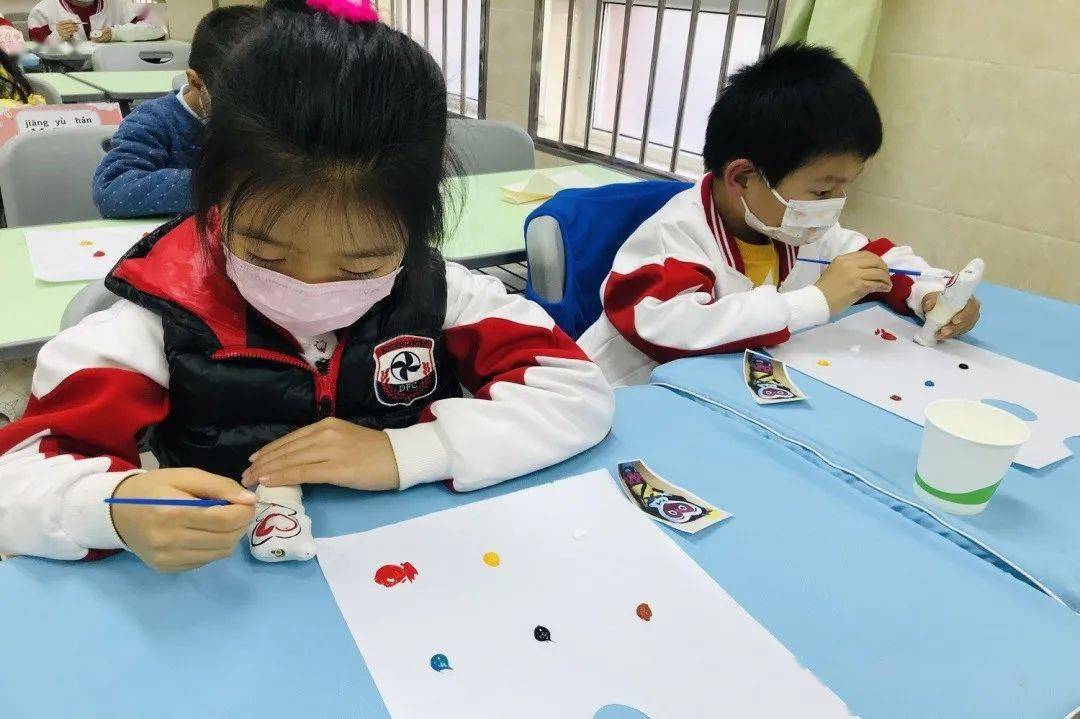 激发创意，点亮童心，小学生学画画的乐趣与意义