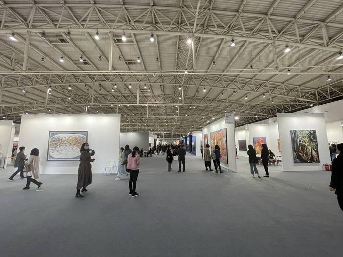 探索艺术市场新脉动，北京艺术品交易中心全解析