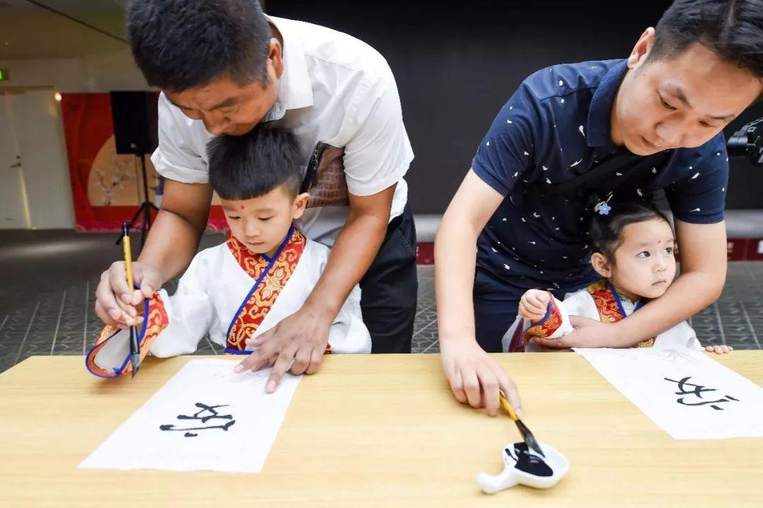 毛笔字练习，一笔一划中的文化传承与心灵修行