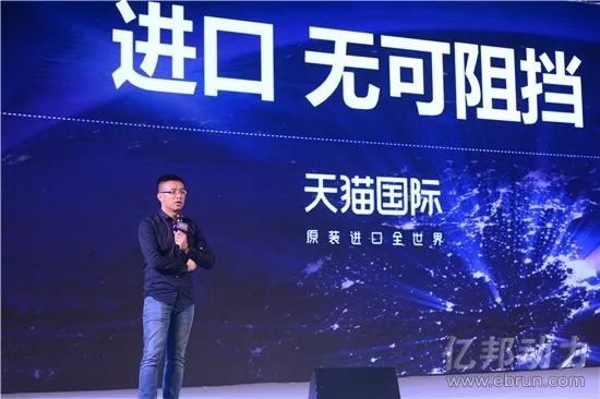 雅昌艺术品拍卖网，张潇勇的数字艺术探索与市场洞察