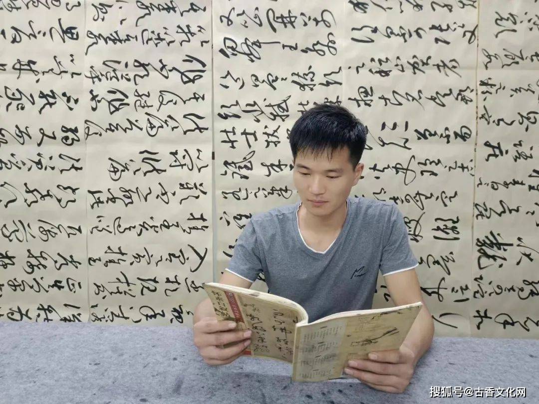 网坛新秀，中国书法网坛主——李明辉的墨香之旅