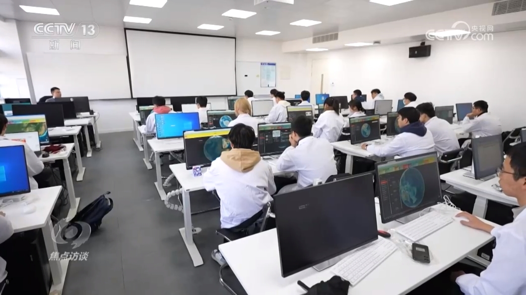 张润世，北京航空航天大学的科技创新与教育引领者