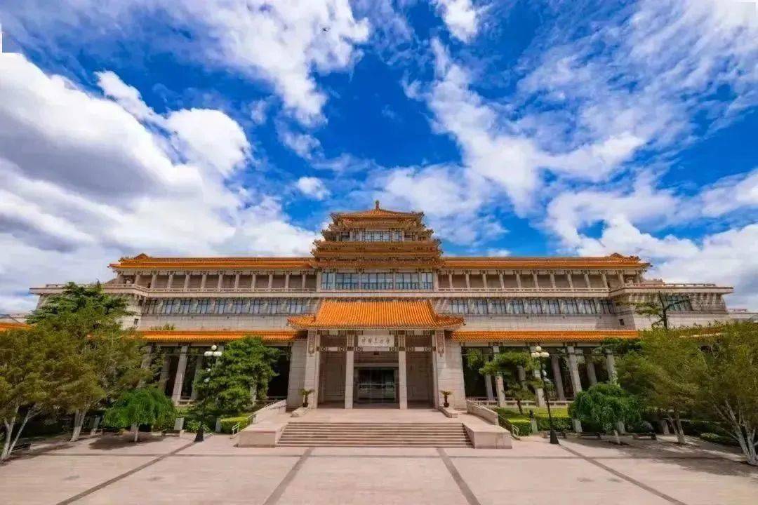 探索中国美术馆的建筑风格，传统与现代的和谐共生