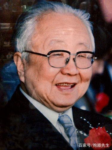 启功书法，为何被认为很垃圾？
