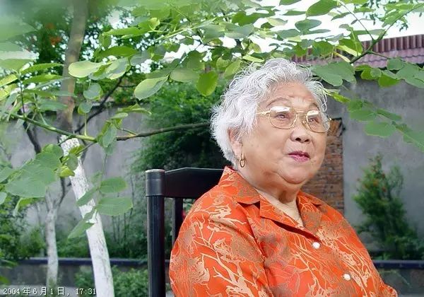 朱乃正，艺术界的儒雅巨匠