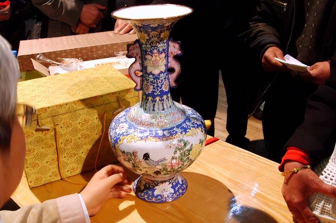 参加古董拍卖会，一场穿越时空的寻宝之旅