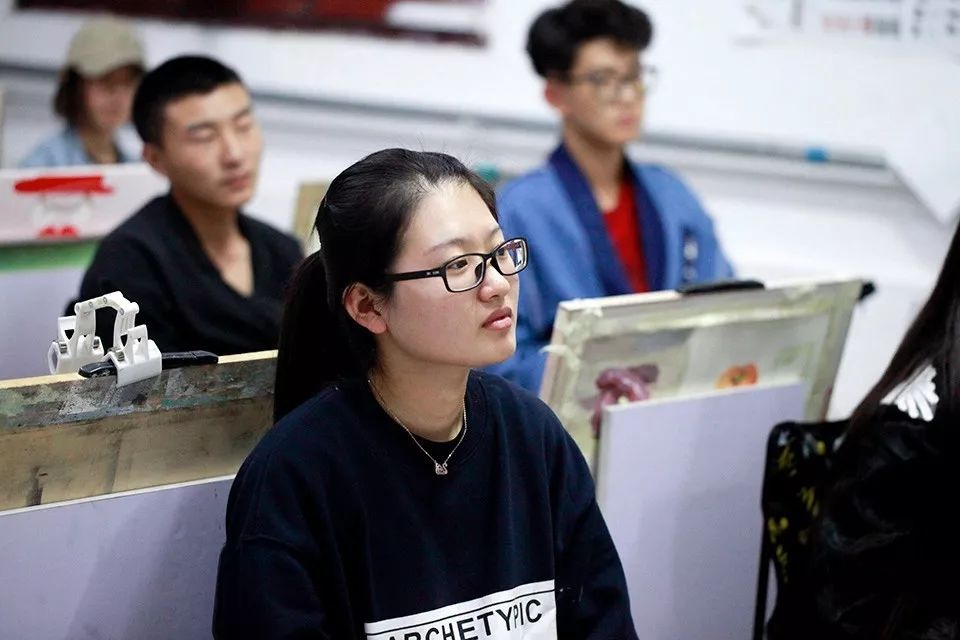 美术艺体生的艺术之旅，梦想与挑战的交响曲