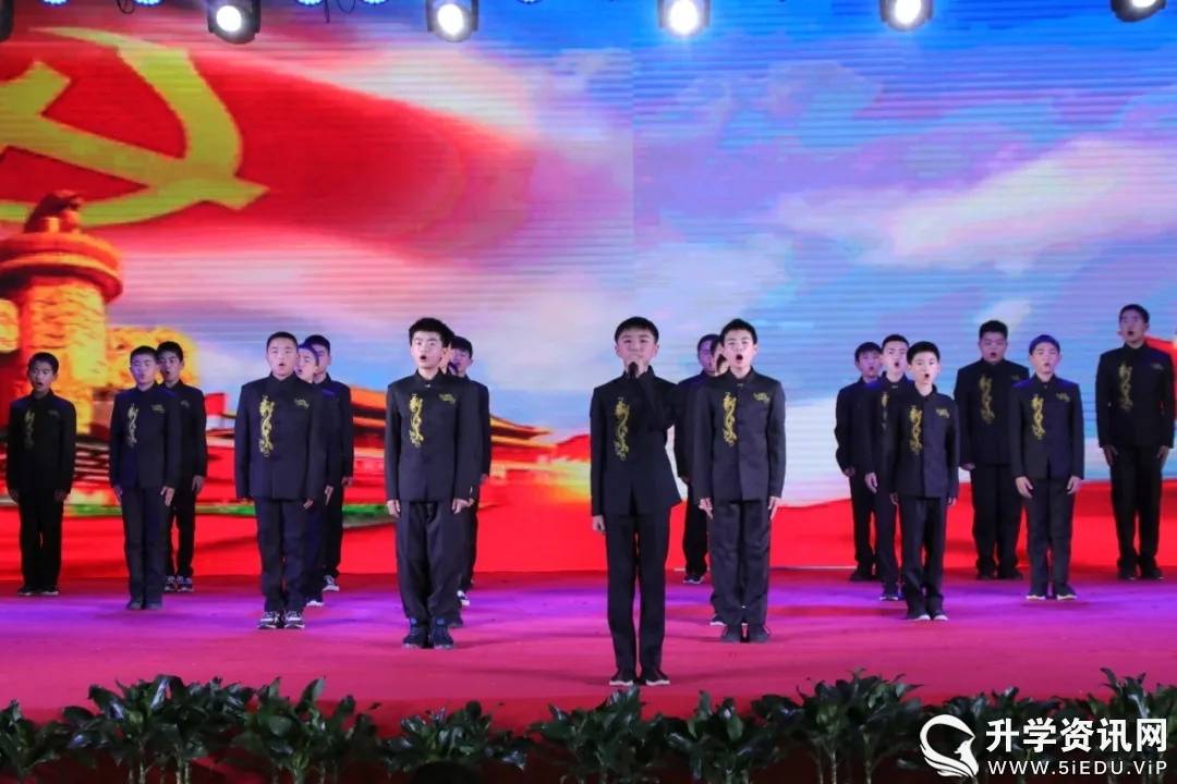 共绘百年华章，国庆100周年儿童眼中的多彩画卷
