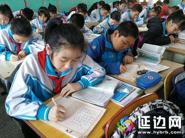 硬笔书法作品200幅，墨香里的艺术之旅
