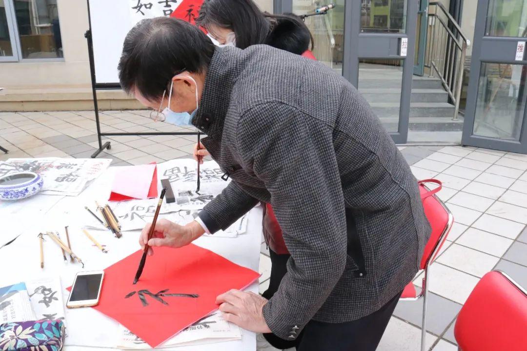 现代书法大家，笔墨间的时代之声