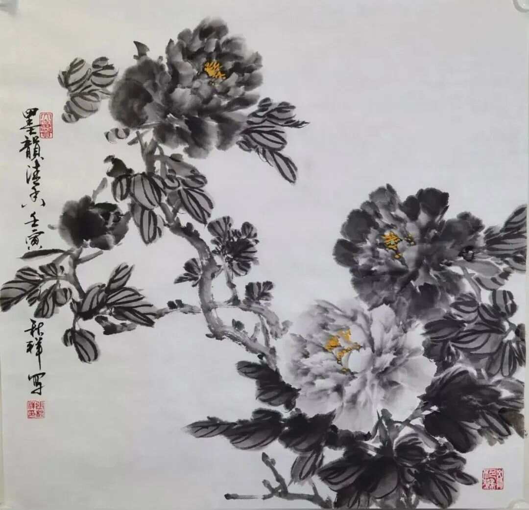 牡丹国画创作，笔墨间的华贵与雅韵
