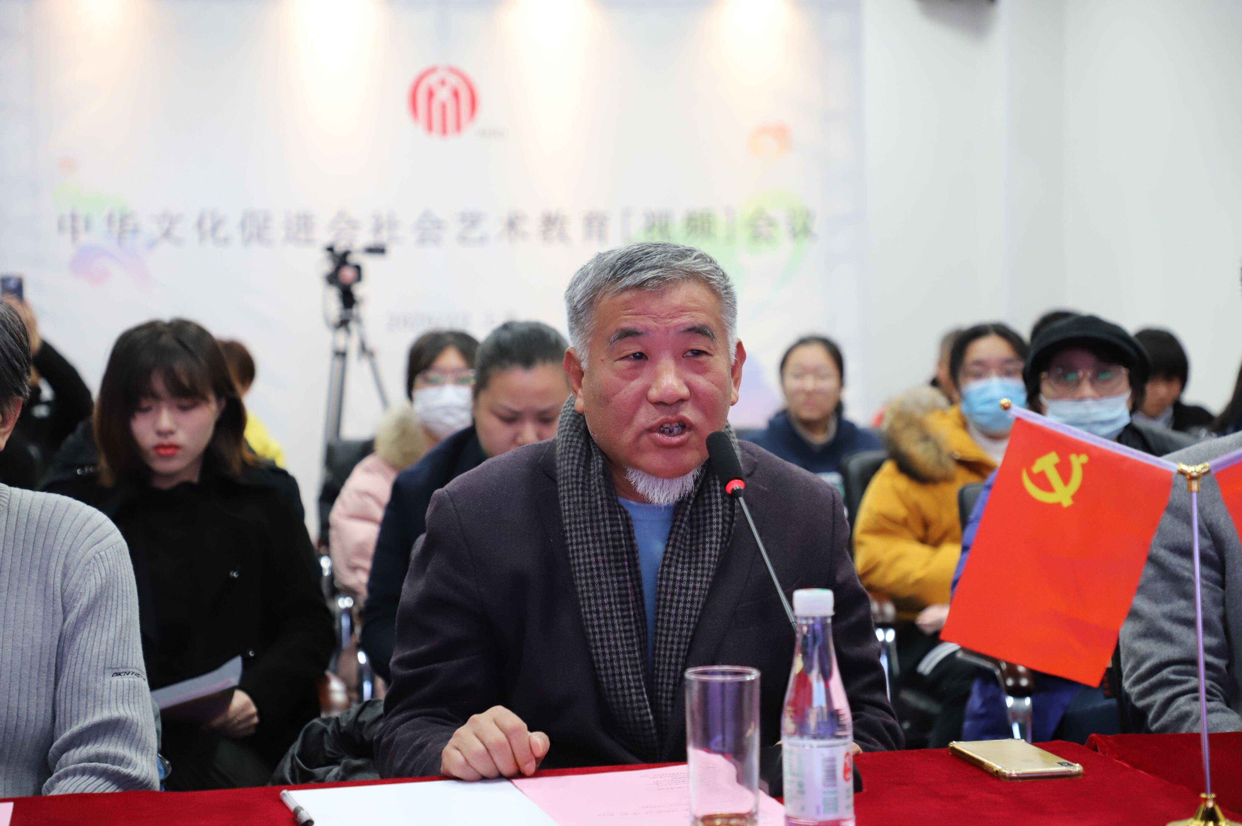 共筑文化自信