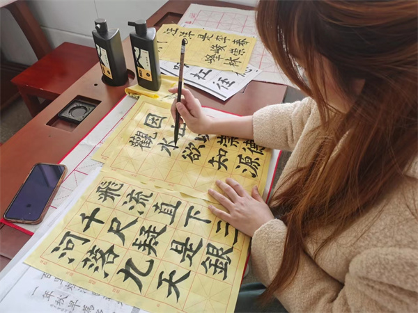 书法教学理念的革新与传承，在传统与现代之间寻找平衡